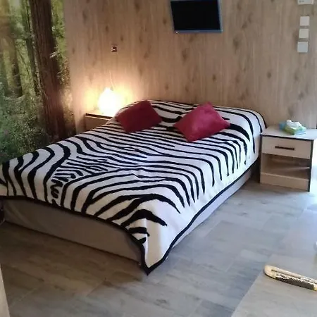 Petite Maison Dans La Prairie *
